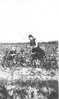 vera dagion and mae in cottonfield sc 1931.jpg
